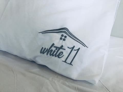 White 11, Room