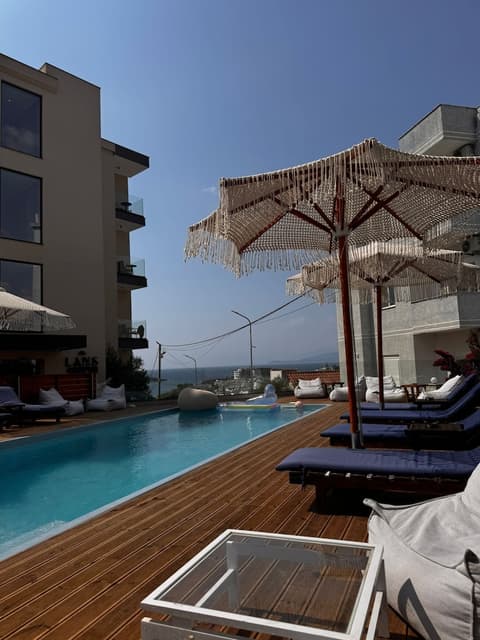 Hotel Belle Vue, Front of property