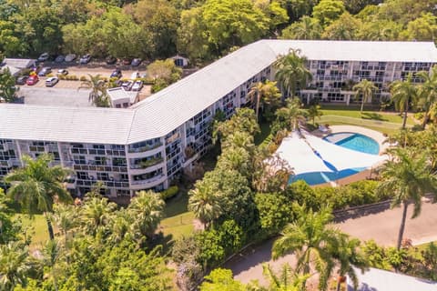 Coral Coast Apartments Palm Cove AVC, Exterior