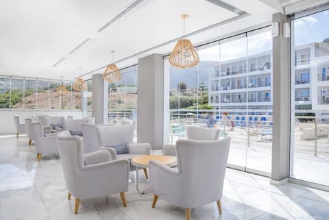 Atali Grand Resort, Interior entrance