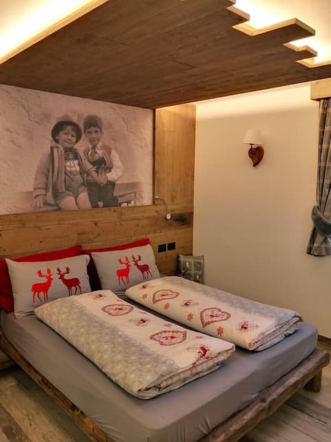 Majon de la Nona, Room