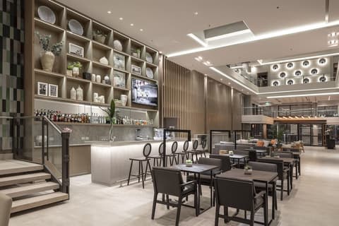 Huinid Obelisco Hotel, Snack bar