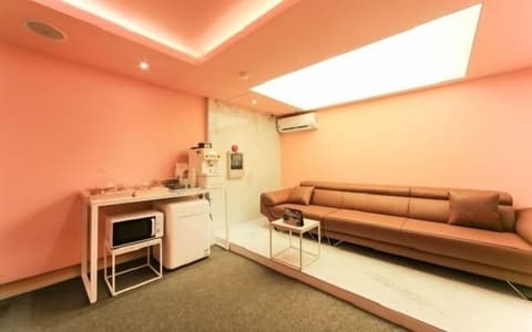 Hotel Momo Juice, Lobby