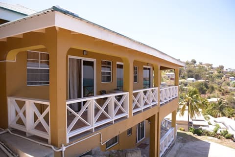 Hillview Apartments and Vehicle Rental, Room