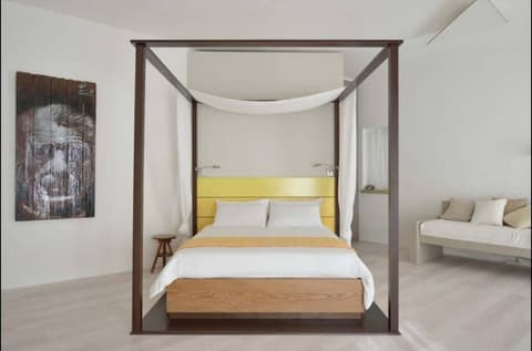 Community Rooms & Wine, 