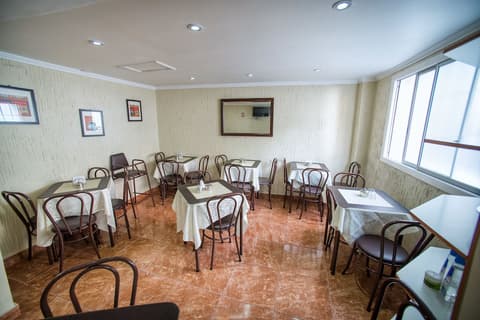 Hotel Sahara Inn, Breakfast area