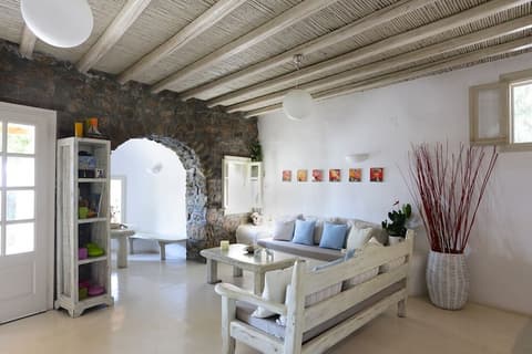 Albatros Club Mykonos, Lobby sitting area