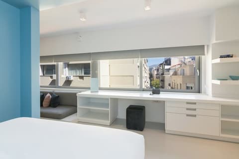 Athens Color Cube, Room