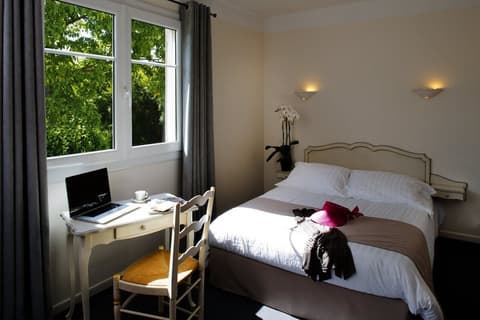 Hotel Du Bosquet, Room