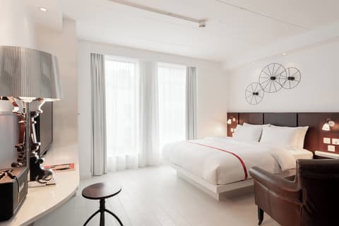 Ruby Lucy Hotel London by IHG, Room