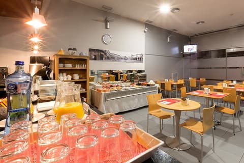 Torre Monreal Hotel, Breakfast buffet