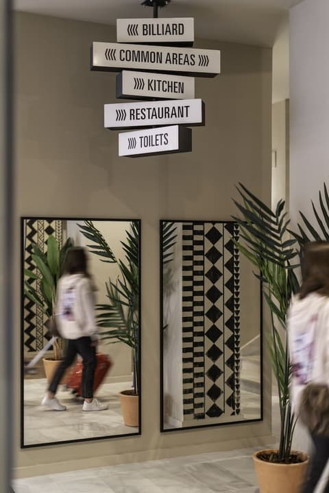Toc Hostel Granada, Interior entrance
