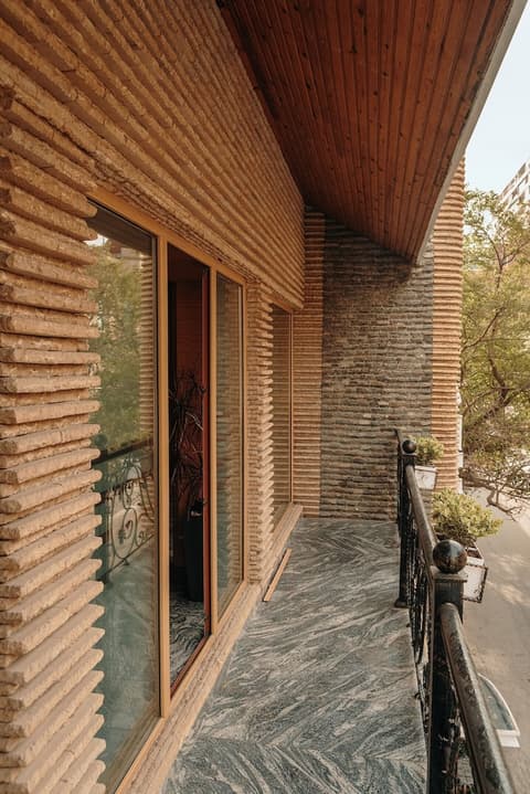 Bayil Breeze Hotel, Porch