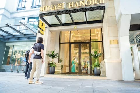Minasi HanoiOi Lakeside Hotel, Front of property