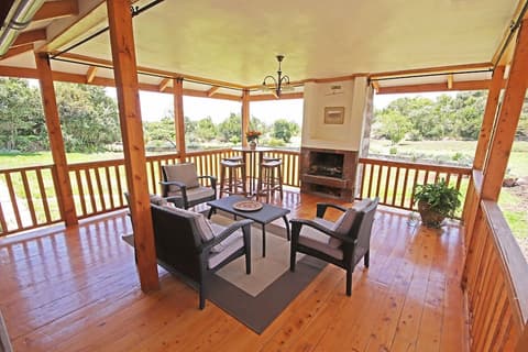 Ole Samara, Living area