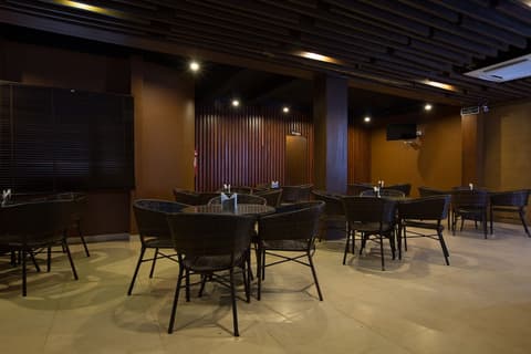 Hotel TSG Grand, Restaurant