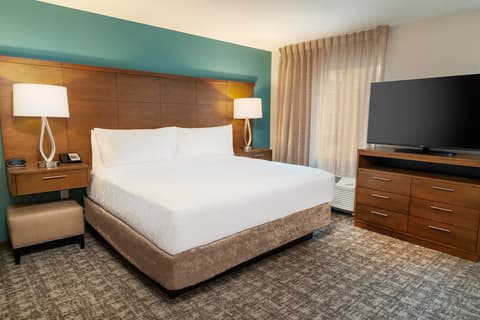 Staybridge Suites Washington DC East - Largo by IHG, Room