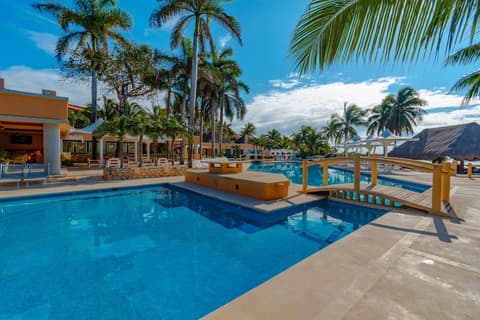 Puerto Aventuras Hotel & Beach Club, Pool