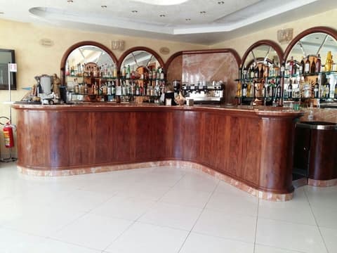 Hotel Riva del Sole, Bar (on property)