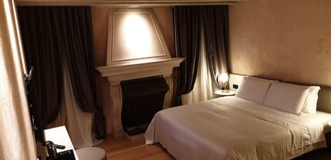 Ca' Dei Proverbi Suites - Wenice Deep Culture, Room