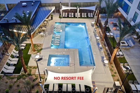 Hampton Inn & Suites Las Vegas Convention Center - No Resort Fee, Pool