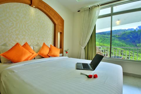 Monsoon Grande, Room