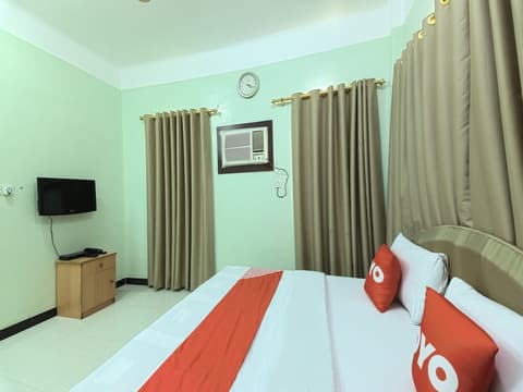 Super OYO 108 Marsa Al Masafar Hotel Apartment, Room