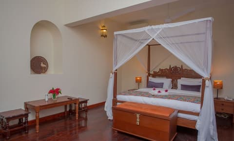 Mzima Beach, Room