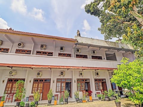 Hotel O Gusti Residence, Exterior