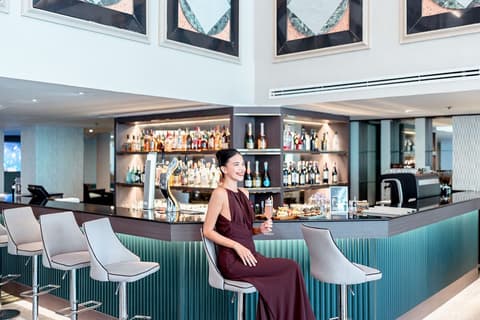 Rembrandt Residences Bangkok, Bar (on property)