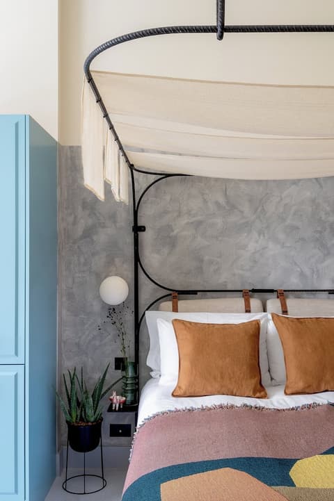 Bermonds Locke, Tower Bridge, Room