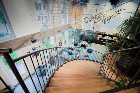 Maverick Central Market, Lobby