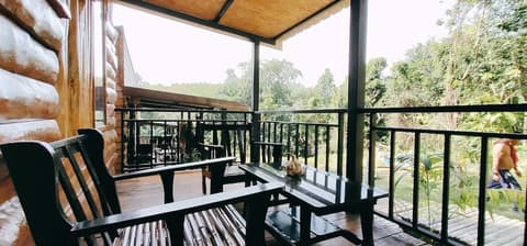 Kohmook Nurse House, Balcony