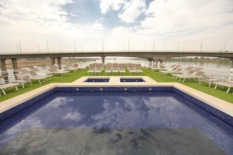 SUNRISE Semiramis II Cruise, Pool