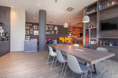 Campanile Vienna South, Lobby