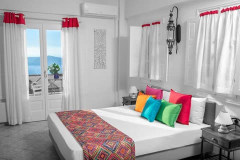 Abelonas Retreat, Room