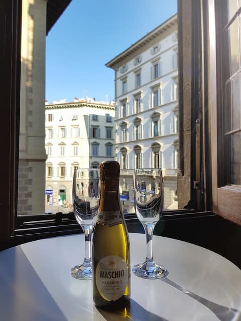 Lady Luna B&B, Dining