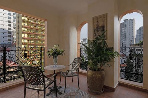 Anik Palace Hotel, Living area