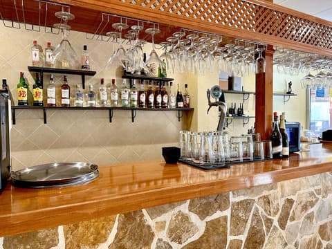 Albir Hills Apartments, Coffee shop