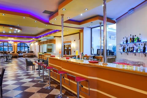 Chrysoula Hotel & Apartments, Bar (on property)