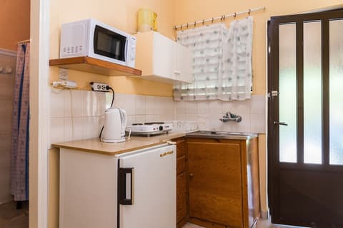 Roussa's Studios and Apartments, Private kitchenette