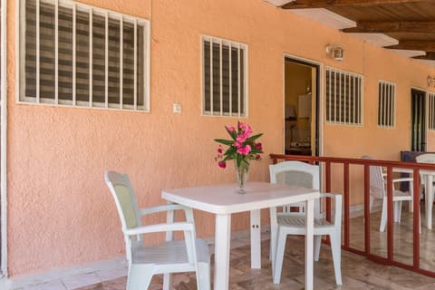 Roussa's Studios and Apartments, Balcony