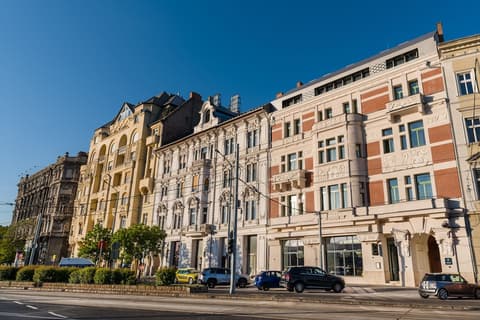 Hotel Vision, Exterior