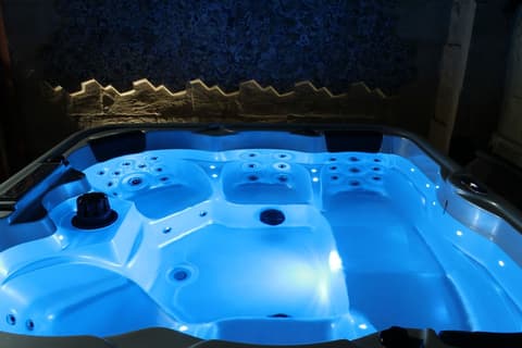 Palazzino Nina Boutique Hotel, Outdoor spa tub