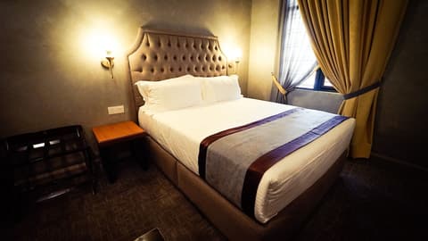 1969 Ipoh Garden, Room