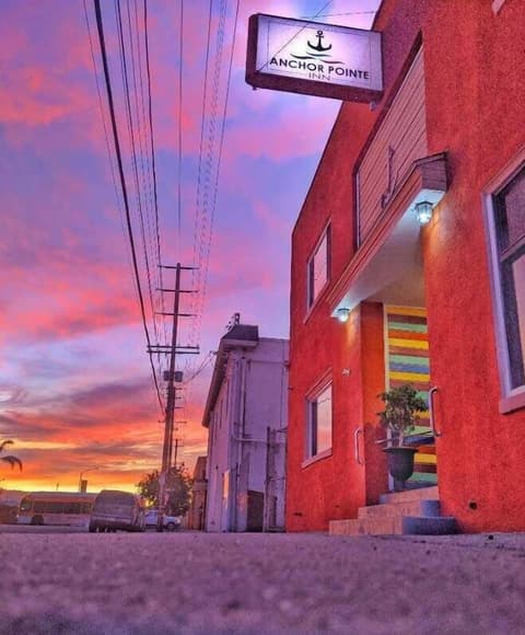 Anchor Pointe Inn, Front of property