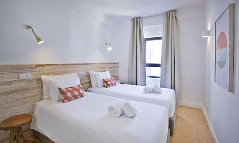 The Salty Lodge, Room