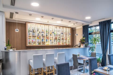 Hotel Urbi, Restaurant