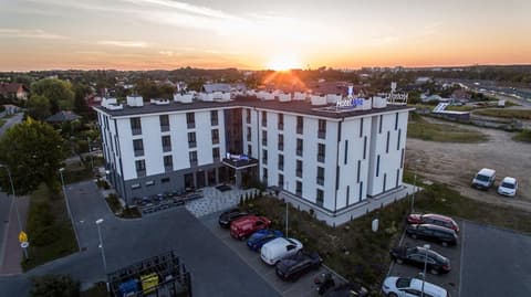 Hotel Urbi, Exterior