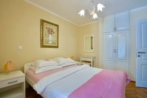 Marinero Apartments, Room